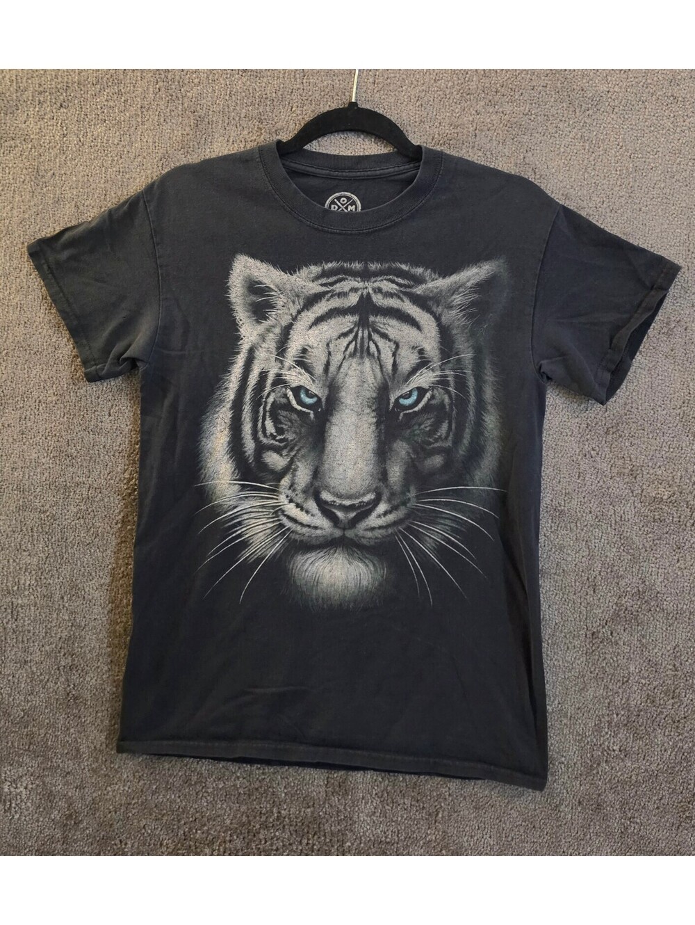DOM Top Boy Black Short Sleeve White Tiger Blue Eyes Casual Cotton